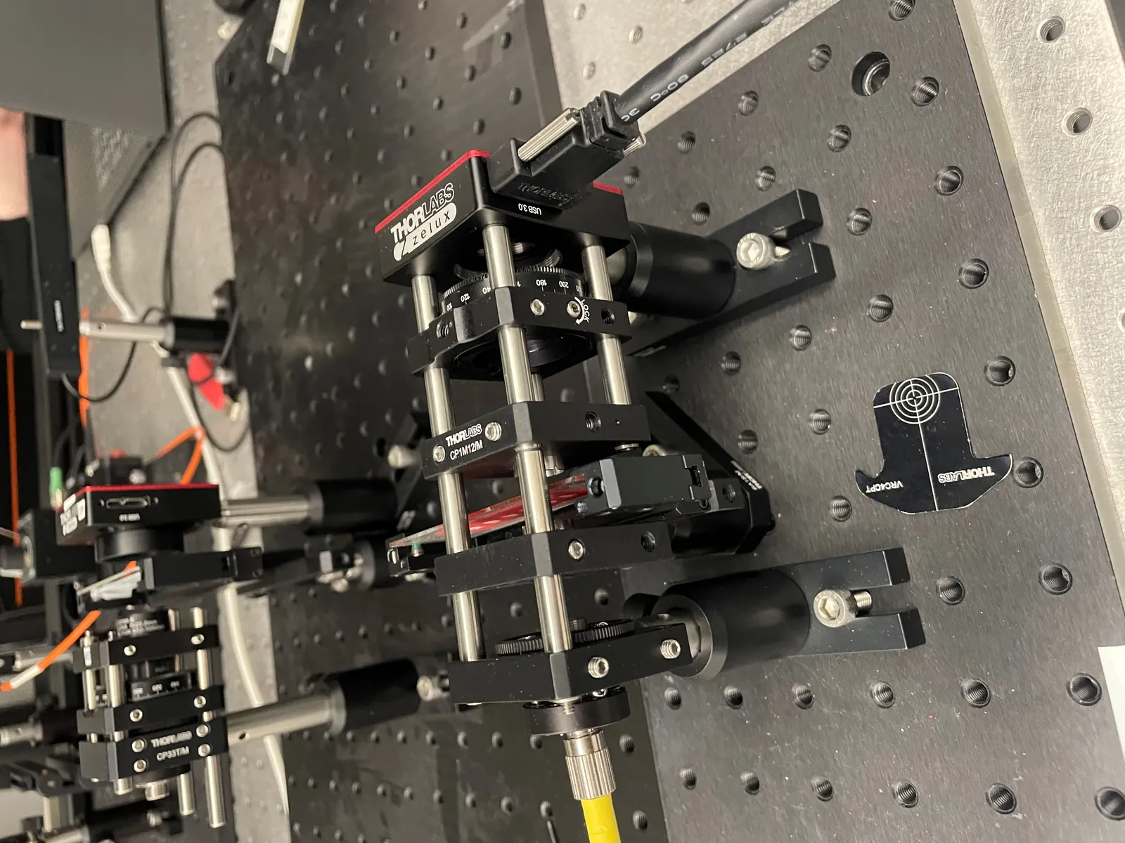 The optical test bench